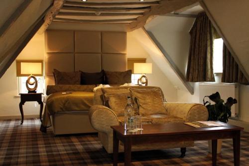Cardinal Suite (13)