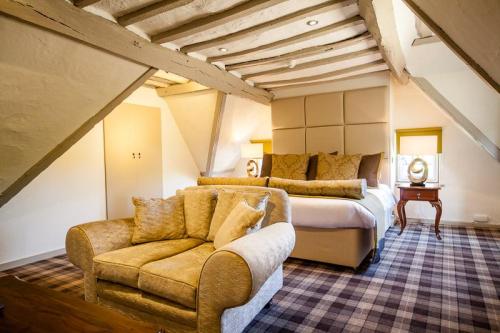 Cardinal Suite (2)