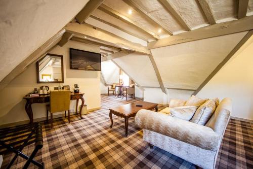 Cardinal Suite (5)