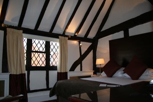 Deluxe Room (2)