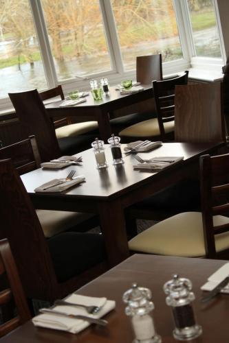 restaurant2